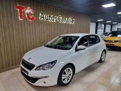 Usado Peugeot 308 Active 110 CV (80 kW) 2014 Blanco Berlina