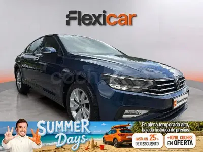 Usado VW Passat Executive 150 CV (110 kW) 2020 Azul Berlina