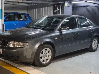 Usado Audi A4 150 CV (110 kW) 2002 Azul Berlina