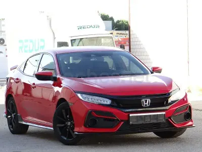 Usado Honda Civic Elegance 126 CV (92 kW) 2021 Rojo Berlina