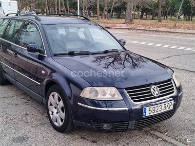 Azul Usado 2001 VW Passat Trendline Familiar | 2950 €
