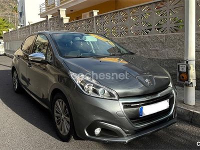 Usado Peugeot 208 Style 82 CV (60 kW) 2017 Gris / plata Utilitario