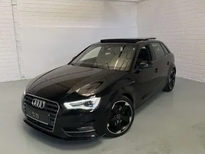 Usado Audi A3 Sportback Attraction 179 CV (131 kW) 2013 Negro Utilitario