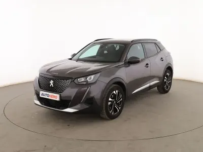 Usado Peugeot 2008 Allure 110 CV (80 kW) 2021 Gris SUV