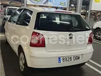 Usado VW Polo Trendline 75 CV (55 kW) 2004 Blanco Utilitario