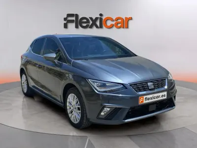 Usado Seat Ibiza 116 CV (85 kW) 2024 Gris Utilitario