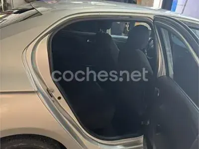 Usado Citroën C-Elysee I Seduction 100 CV (73 kW) 2016 Gris / plata Berlina