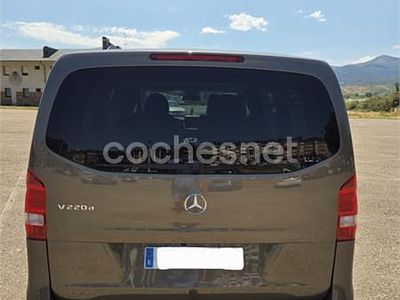 Mercedes V220