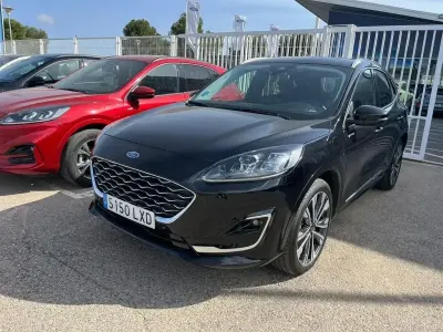 Usado Ford Kuga Vignale 225 CV (165 kW) 2022 Negro SUV