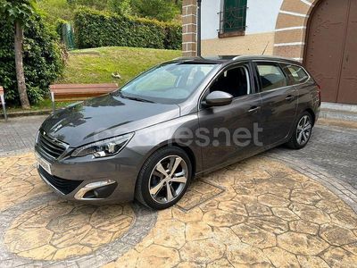Usado Peugeot 308 SW Allure 130 CV (95 kW) 2016 Gris / plata Familiar