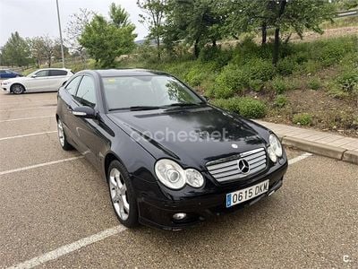 Usado Mercedes C220 Sport Edition 150 HP (110 kW) 2005 Preto Sedan