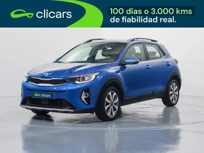 Usado Kia Stonic 101 CV (74 kW) 2024 Azul SUV