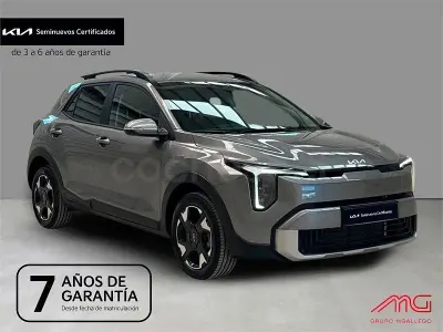 Usado Kia Stonic 115 CV (84 kW) 2025 Gris / plata SUV
