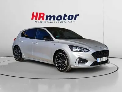 Usado Ford Focus ST-Line 125 CV (91 kW) 2020 Gris Utilitario