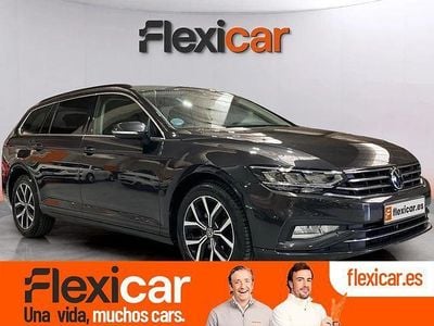 Gris Usado 2021 VW Passat Executive Familiar | 21.990 € (Un poco caro)
