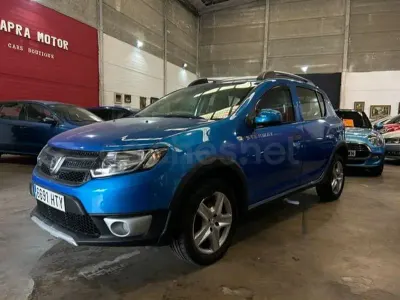 Usado Dacia Sandero Stepway 90 CV (66 kW) 2014 Azul Berlina