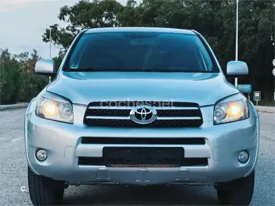 Käytetty Toyota RAV4 Premium 177 HP (130 kW) 2007 Harmaa Katumaasturi