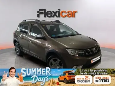 Usado Dacia Sandero Comfort 90 CV (66 kW) 2018 Marrón