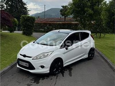 Usado Ford Fiesta Sport 90 CV (66 kW) 2009 Blanco Utilitario
