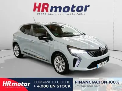 Usado Renault Clio V Evolution 100 CV (73 kW) 2025 Gris / plata Berlina