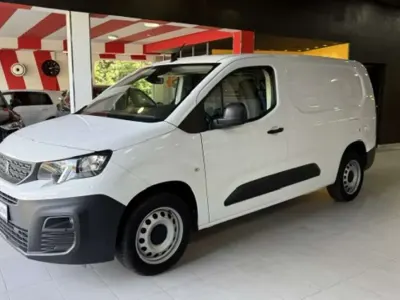 Usado Peugeot Partner Premium 102 CV (75 kW) 2022 Blanco Monovolumen
