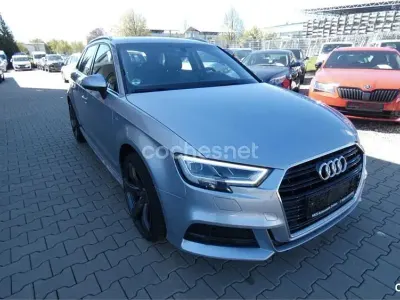 Usado Audi A3 116 CV (85 kW) 2017 Gris / plata Berlina