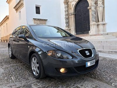 Usado Seat Leon Stylance 105 CV (77 kW) 2005 Gris / plata Utilitario