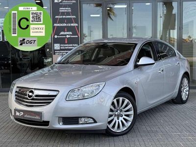 Usado Opel Insignia Edition 140 CV (102 kW) 2011 Plateado Berlina