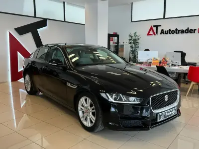 Usado Jaguar XE Portfolio 180 HP (132 kW) 2016 Preto Sedan