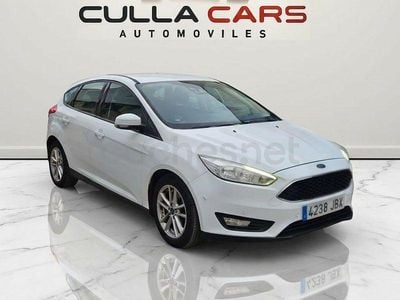 Usado Ford Focus Trend 125 CV (91 kW) 2014 Blanco Berlina