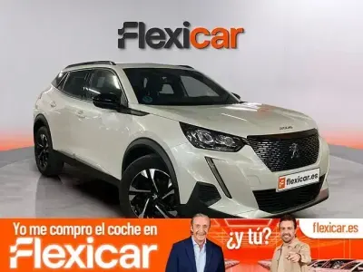 Usado Peugeot 2008 Allure 130 CV (95 kW) 2022 Blanco SUV