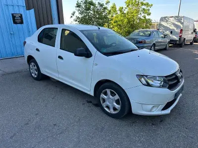 Usado Dacia Logan Ambiance 75 CV (55 kW) 2015 Blanco Berlina