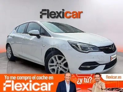 Usado Opel Astra Elegance 130 CV (95 kW) 2021 Blanco Berlina