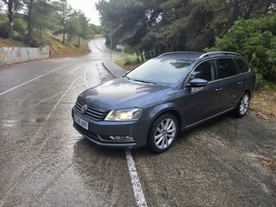 Usado VW Passat Highline 160 CV (117 kW) 2011 Gris Familiar