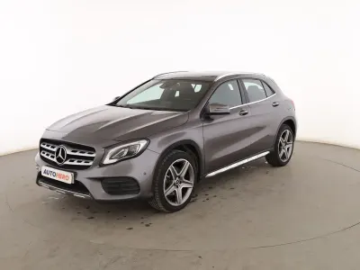 Usado Mercedes GLA220 AMG line 177 CV (130 kW) 2018 Gris SUV