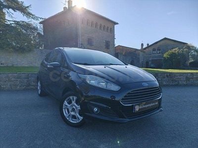 Usado Ford Fiesta Trend 100 CV (73 kW) 2014 Negro Utilitario