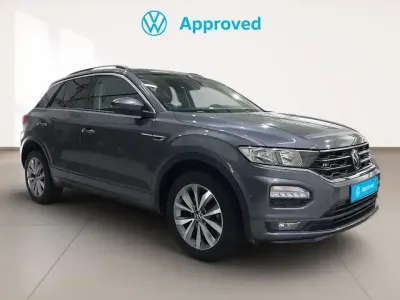 Usado VW T-Roc Advance 116 CV (85 kW) 2022 Gris / plata SUV