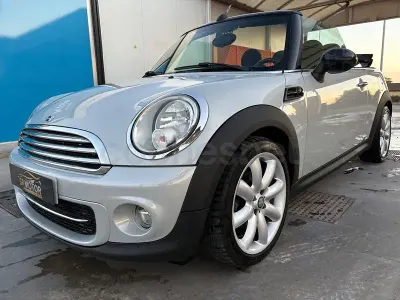 Usado Mini Cooper D Cabriolet 112 CV (82 kW) 2015 Gris / plata Descapotable