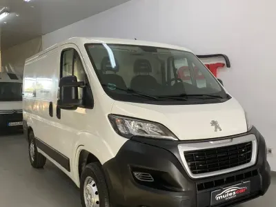 Usado Peugeot Boxer 120 CV (88 kW) 2021 Blanco Van
