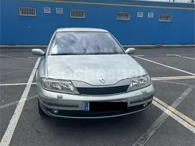 Usado Renault Laguna II Dynamique 120 CV (88 kW) 2001 Gris / plata Berlina
