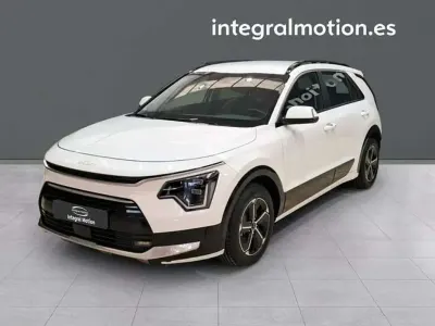 Usado Kia Niro 141 CV (103 kW) 2024 Gris SUV