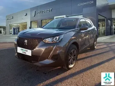 Usado Peugeot 2008 Active 100 CV (73 kW) 2022 Gris SUV