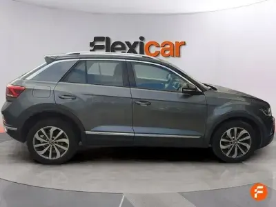 Usado VW T-Roc Life 110 CV (80 kW) 2023 Negro SUV