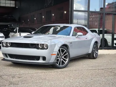 Käytetty Dodge Challenger