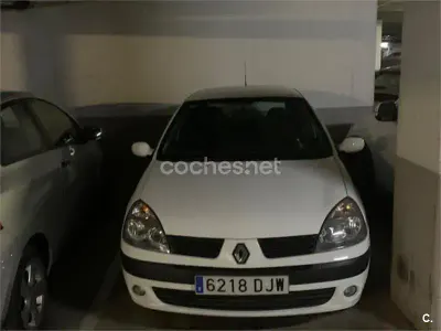 Usado Renault Clio II 75 CV (55 kW) 2005 Blanco Berlina
