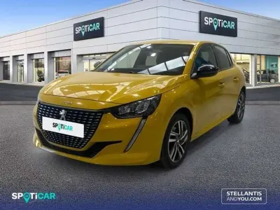 Usado Peugeot 208 Allure 101 CV (74 kW) 2023 Dorado Utilitario