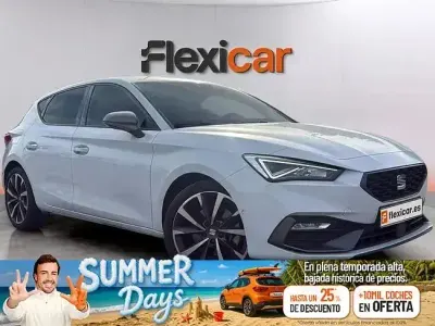 Usado Seat Leon Style 130 CV (95 kW) 2022 Blanco