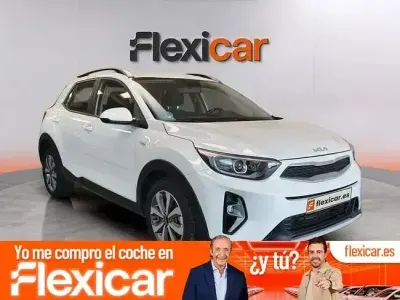 Usado Kia Stonic 84 CV (61 kW) 2022 Blanco SUV