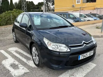 Usado Citroën C4 Exclusive 92 CV (67 kW) 2010 Azul Berlina