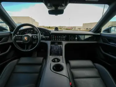 Usado Porsche Taycan Cross Turismo 419 kW (570 CV) 2023 Negro Familiar